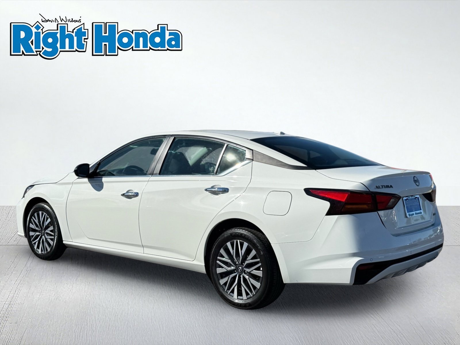 Used 2025 Nissan Altima 2.5 SV AWD/4WD image 4