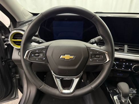 Used 2024 Chevrolet Trax LT w/ Driver Confidence Package image 12