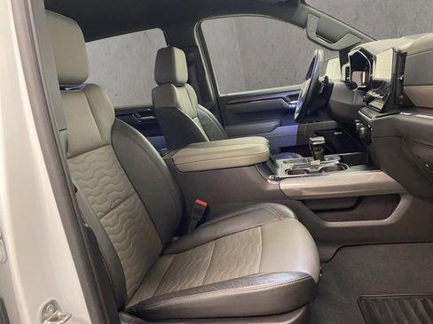 Used 2024 Chevrolet Silverado 1500 ZR2 w/ Technology Package image 19