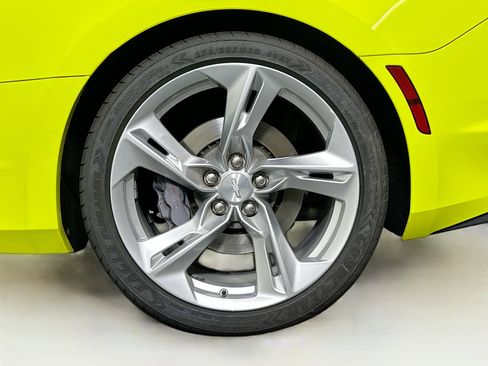 Used 2021 Chevrolet Camaro SS RWD image 11
