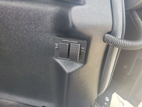 Used 2023 Toyota Sienna XLE w/ XLE Plus Package image 34