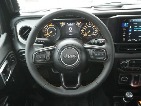 Used 2024 Jeep Wrangler Sport S image 19