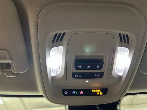 Certified 2022 Buick Envision Essence w/ Safety Package image 19