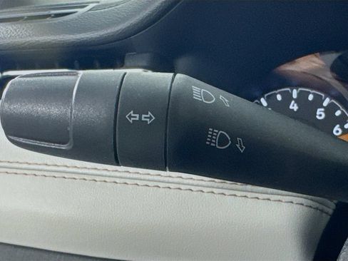 Used 2025 Jeep Compass Limited AWD/4WD image 12