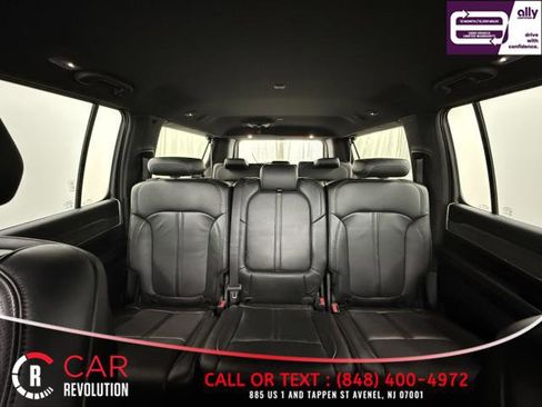 Used 2023 Jeep Wagoneer L Series II image 17