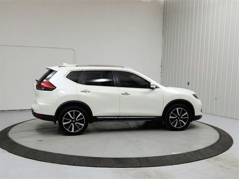 Used 2017 Nissan Rogue SL image 8
