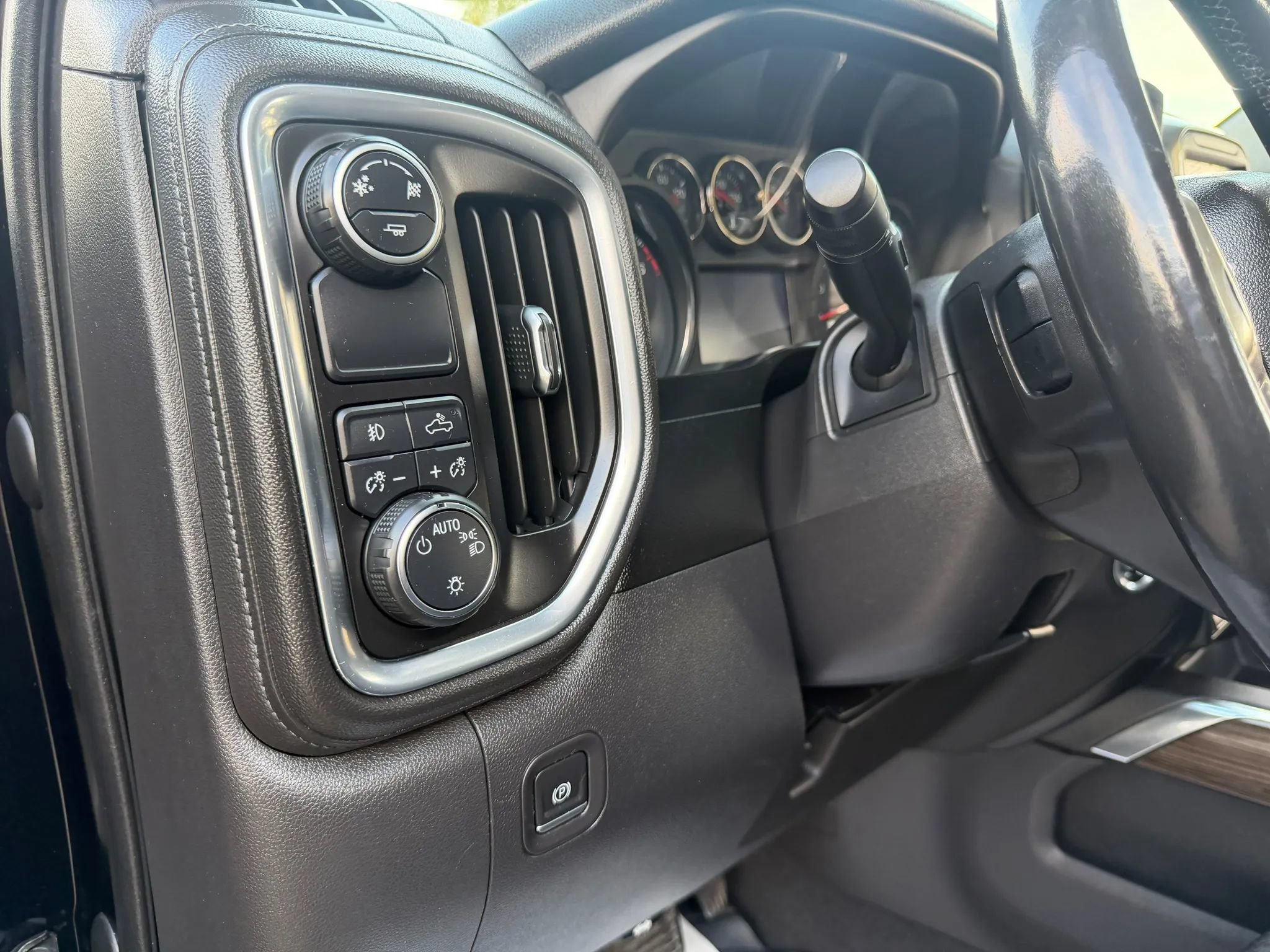 Used 2019 Chevrolet Silverado 1500 RST w/ All-Star Edition RWD image 13