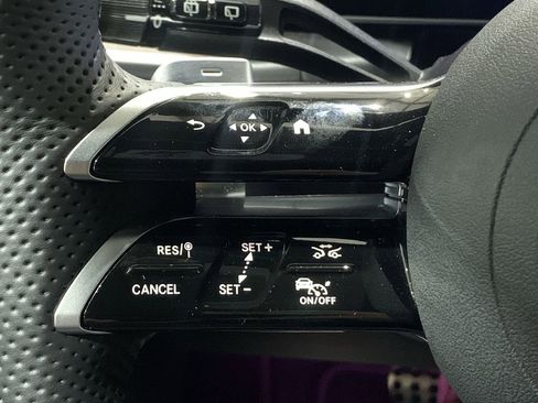 New 2025 Mercedes-Benz GLC 350e 4MATIC image 11