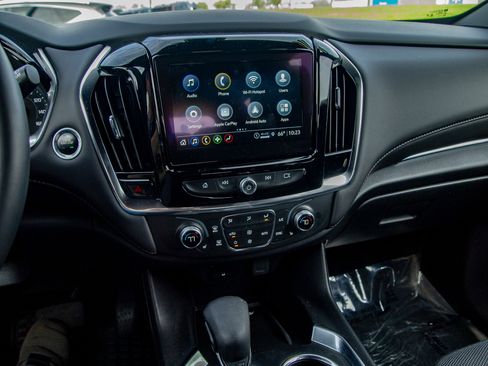 Used 2023 Chevrolet Traverse LT image 16