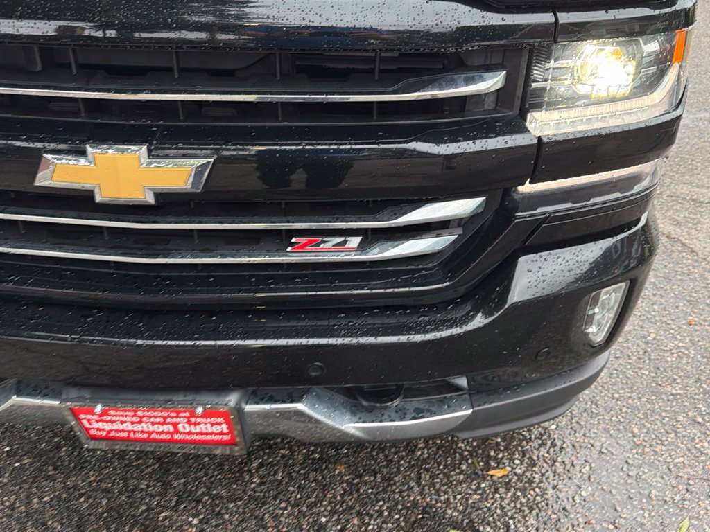 Used 2018 Chevrolet Silverado 1500 LTZ Z71 w/ LTZ Plus Package AWD/4WD image 3
