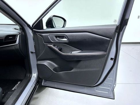 Certified 2025 Nissan Rogue SV AWD/4WD image 16