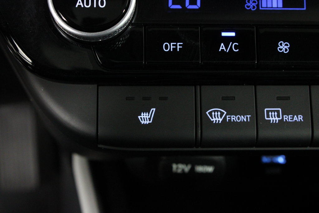 Certified 2024 Hyundai Elantra Limited FWD image 26