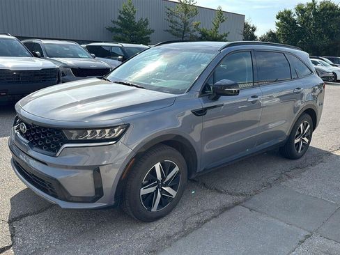 Used 2021 Kia Sorento S w/ Panoramic Sunroof Package FWD image 9