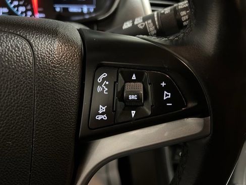 Used 2020 Chevrolet Trax LT w/ LT Convenience Package image 32