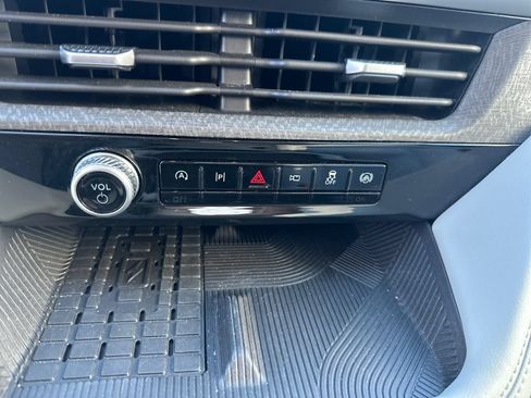 Used 2025 Ford Explorer Platinum w/ Ultimate Package AWD/4WD image 18