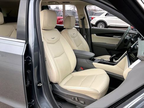 Used 2020 Cadillac XT6 Premium Luxury image 8