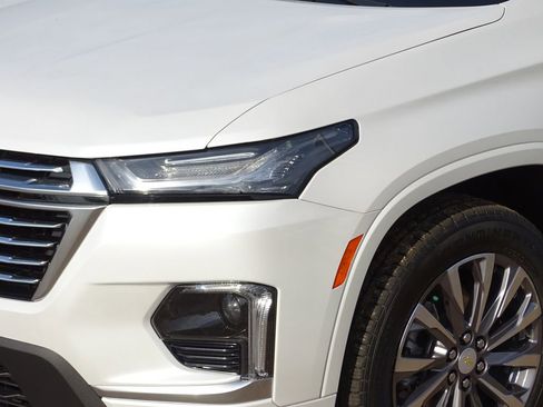 Used 2023 Chevrolet Traverse Premier image 33