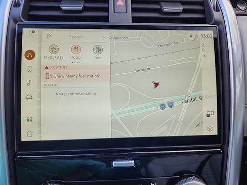 Used 2025 Land Rover Discovery S image 21