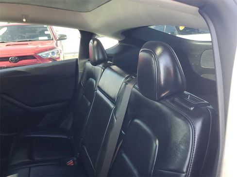 Used 2021 Tesla Model Y Long Range image 19