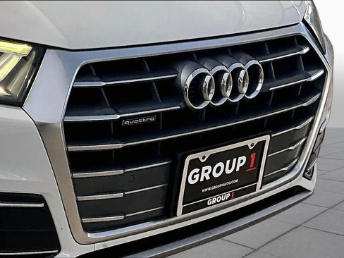 Used 2019 Audi Q5 2.0T Premium Plus w/ Premium Plus Package AWD/4WD image 30