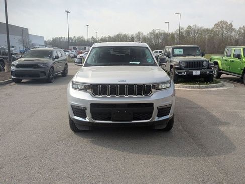 Used 2023 Jeep Grand Cherokee L Limited AWD/4WD image 8