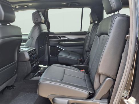 New 2026 Jeep Grand Wagoneer Limited AWD/4WD image 11