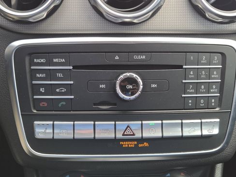 Used 2018 Mercedes-Benz GLA 250 4MATIC image 34