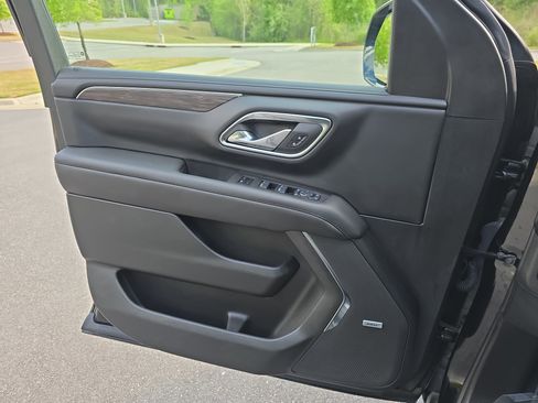 Used 2024 Chevrolet Tahoe Z71 w/ Luxury Package image 29