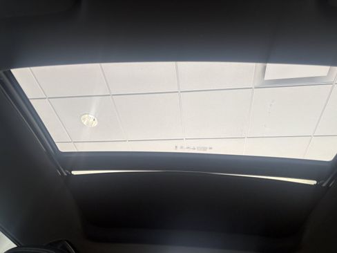 Used 2025 Chevrolet Equinox EV RS w/ Active Safety Package 3 FWD image 4