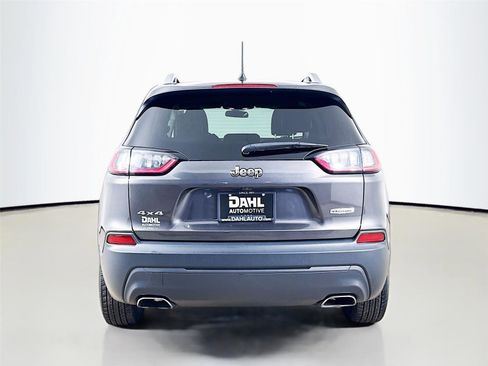 Used 2019 Jeep Cherokee Latitude Plus w/ Cold Weather Group AWD/4WD image 12