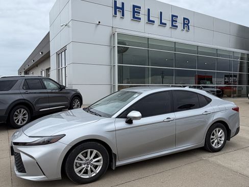 Used 2026 Toyota Camry LE w/ Convenience Package FWD image 3