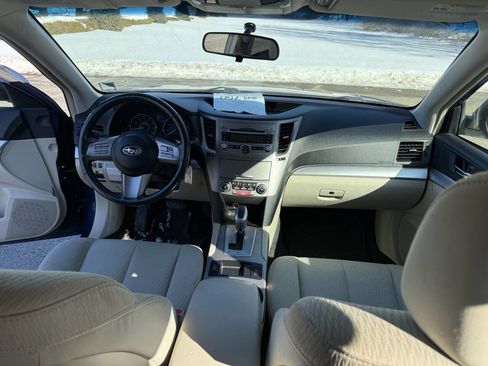 Used 2011 Subaru Outback 2.5i Premium w/ All-Weather Pkg image 8