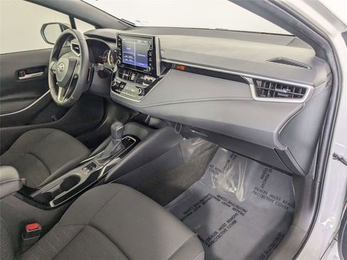 Used 2021 Toyota Corolla SE w/ SE Premium Package image 32