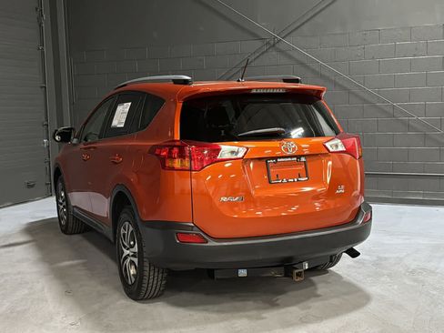 Used 2015 Toyota RAV4 LE AWD/4WD image 6
