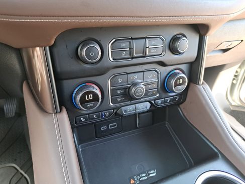 Used 2024 Chevrolet Tahoe High Country image 25