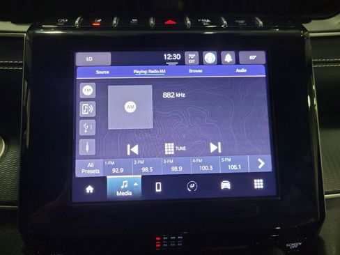 Used 2023 Jeep Grand Cherokee Laredo AWD/4WD image 25