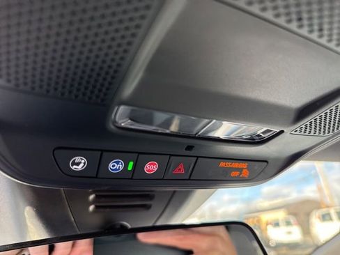 New 2026 Chevrolet Equinox EV LT image 15