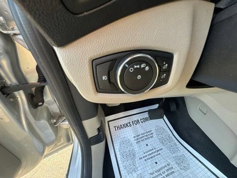 Used 2016 Ford Transit Connect Titanium FWD image 19