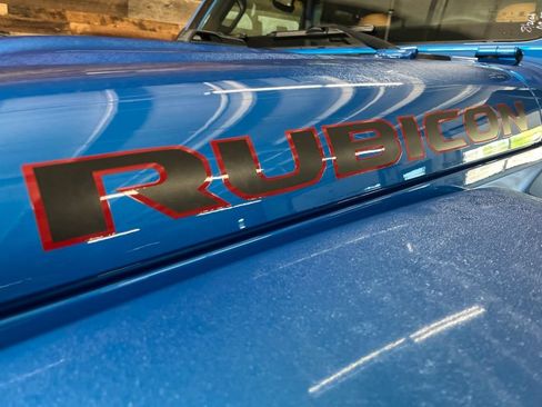 Used 2024 Jeep Gladiator Rubicon AWD/4WD image 11