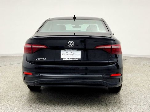 Used 2023 Volkswagen Jetta SE w/ Panoramic Sunroof Package image 6