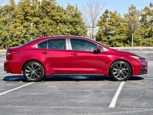 Used 2024 Toyota Corolla SE image 9