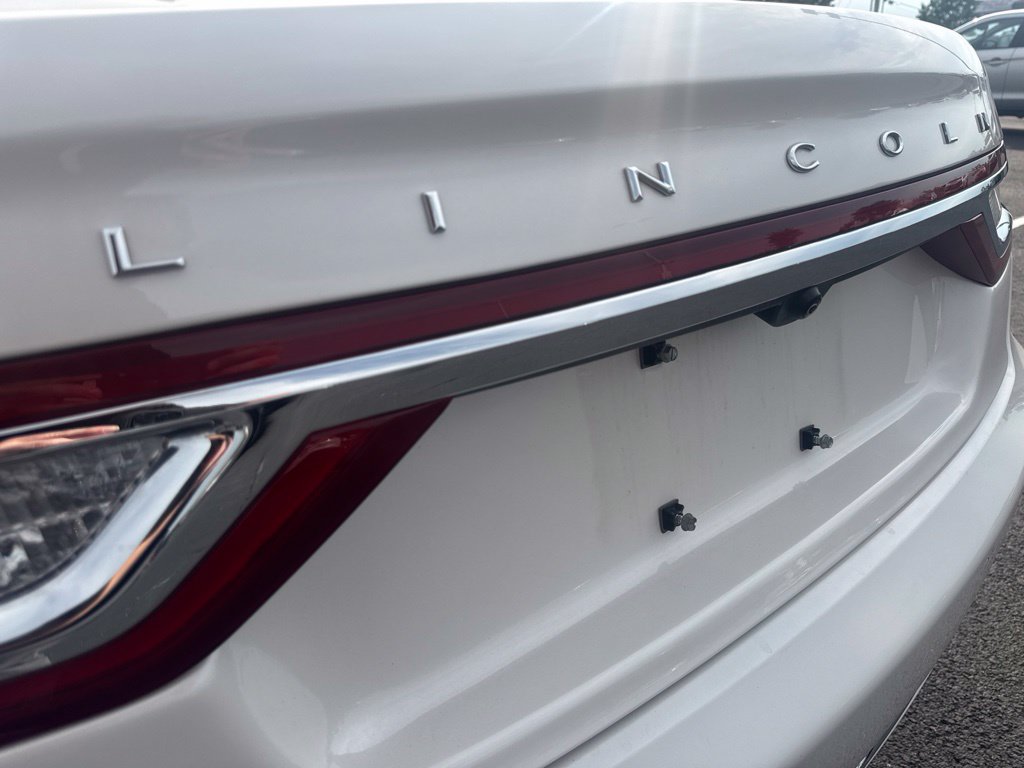 Used 2018 Lincoln Continental Select AWD/4WD image 30