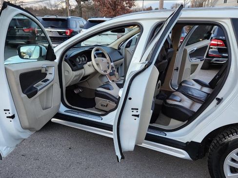 Used 2010 Volvo XC60 T6 image 23
