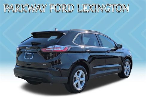 Used 2021 Ford Edge SE image 5