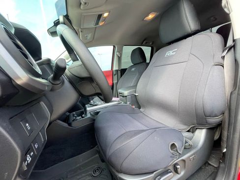 Used 2023 Toyota Tacoma SR5 w/ Technology Package image 19