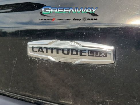 Used 2023 Jeep Compass Latitude image 8