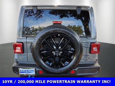 Used 2023 Jeep Wrangler Unlimited Sahara image 6