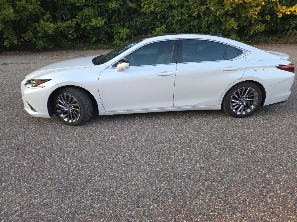 Used 2025 Lexus ES 350 Ultra Luxury w/ Accessory Package (Z1) FWD image 4