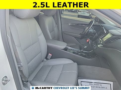 Used 2014 Chevrolet Impala LT w/ Convenience Package image 16