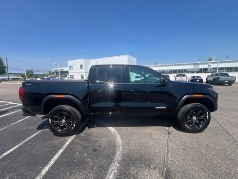 Used 2023 GMC Canyon Elevation w/ Elevation Premium Package AWD/4WD image 4